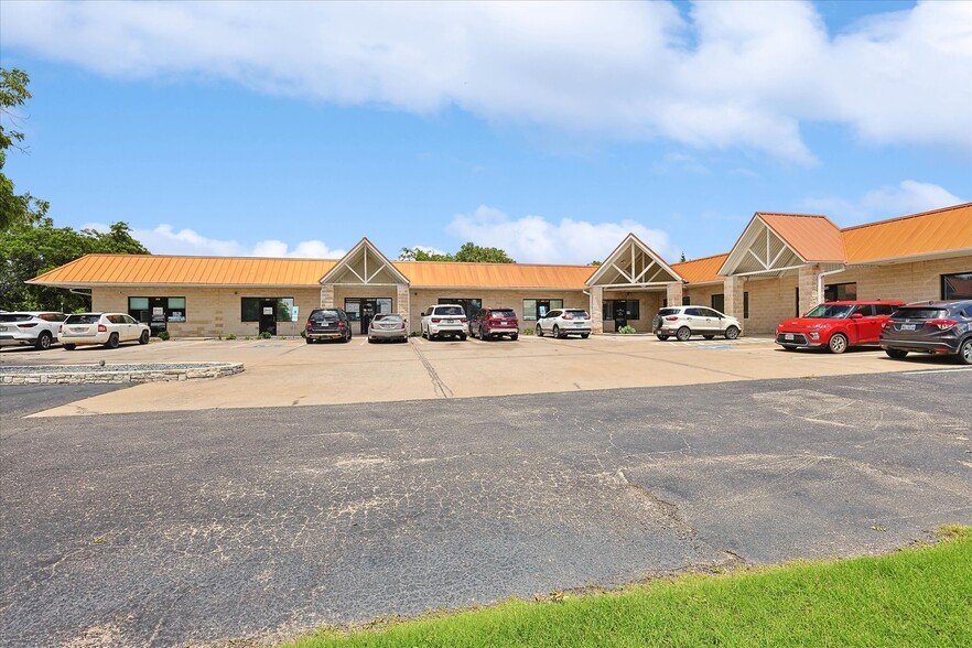 1105 Santa Fe Dr, Weatherford, TX à louer - Photo de l’immeuble – Image 3 sur 26