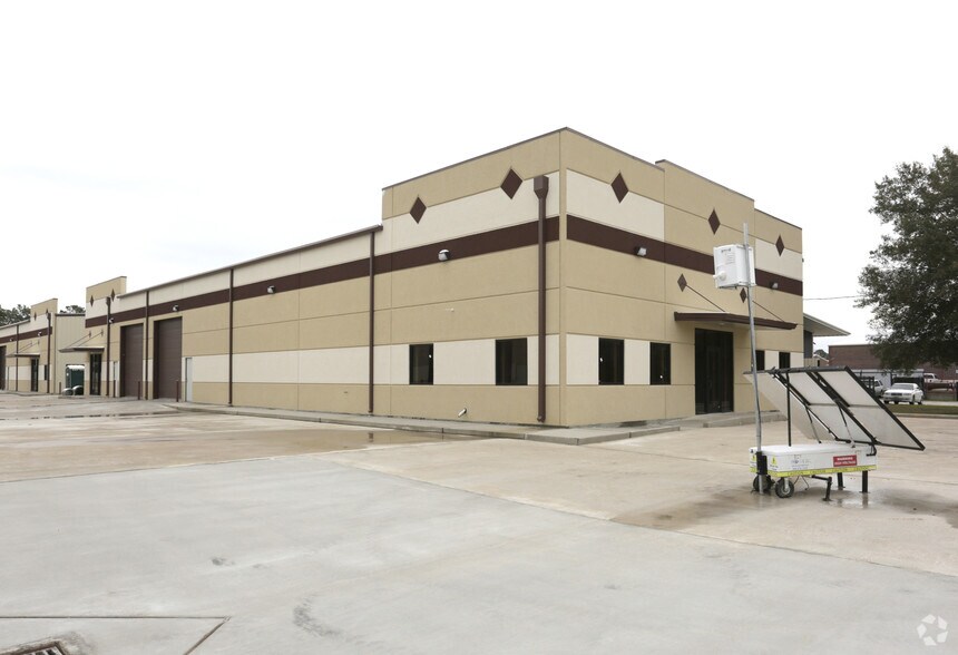 12630 Haynes Rd, Houston, TX à louer - Photo de l’immeuble – Image 2 sur 32