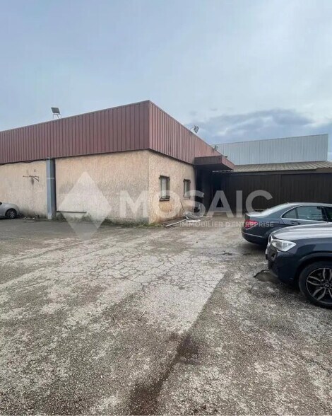 Industriel/Logistique dans Fréjus à louer - Photo de l’immeuble – Image 1 sur 7