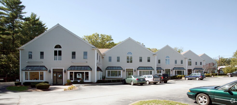 31 Schoosett St, Pembroke, MA à louer - Photo de l’immeuble – Image 2 sur 25