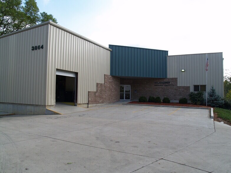 3864 Race Rd, Cincinnati, OH à louer - Photo principale – Image 1 sur 4