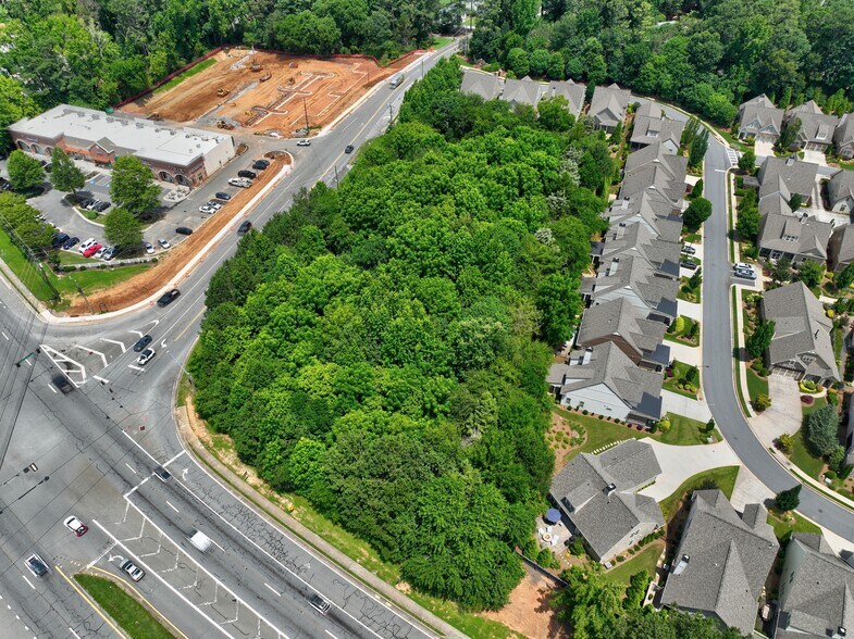 1299 W Wylie Bridge Rd, Woodstock, GA à louer - Photo de l’immeuble – Image 3 sur 14