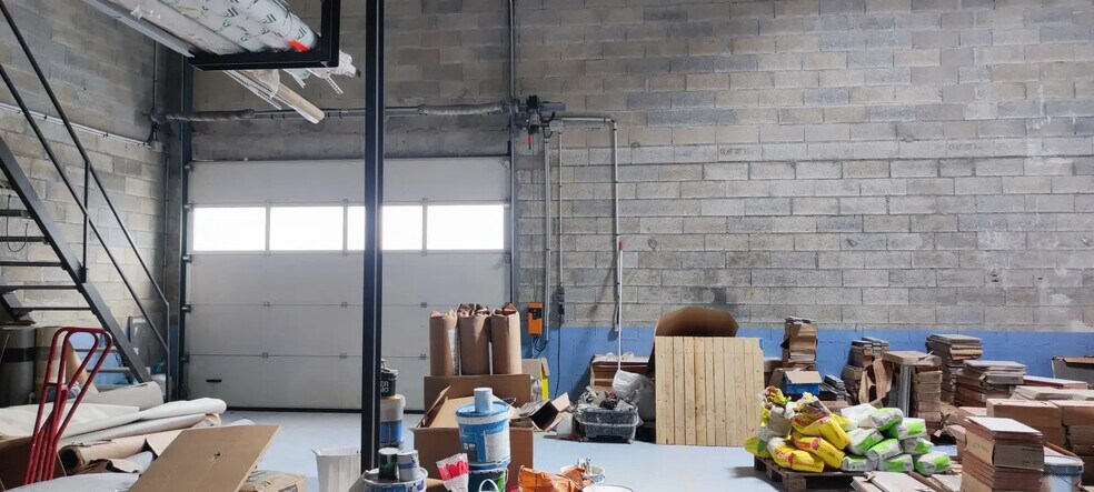 Bureau dans Saint-Pierre-du-Perray à louer - Photo intérieure – Image 1 sur 7