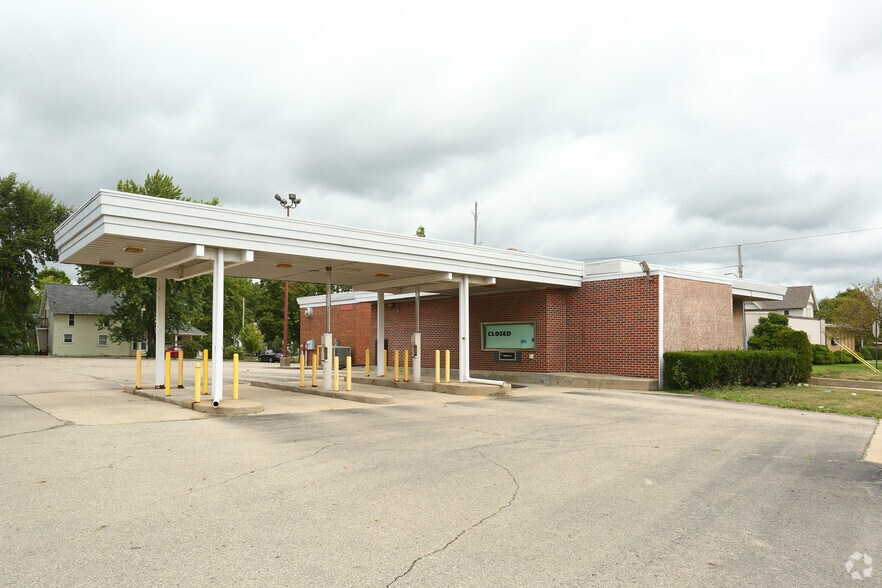 1712 E Michigan Ave, Jackson, MI à louer - Photo de l’immeuble – Image 2 sur 9