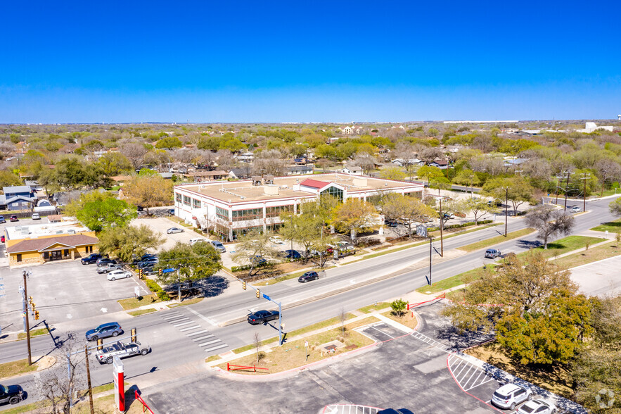 4243 E Southcross Blvd, San Antonio, TX à louer - Aérien – Image 2 sur 4