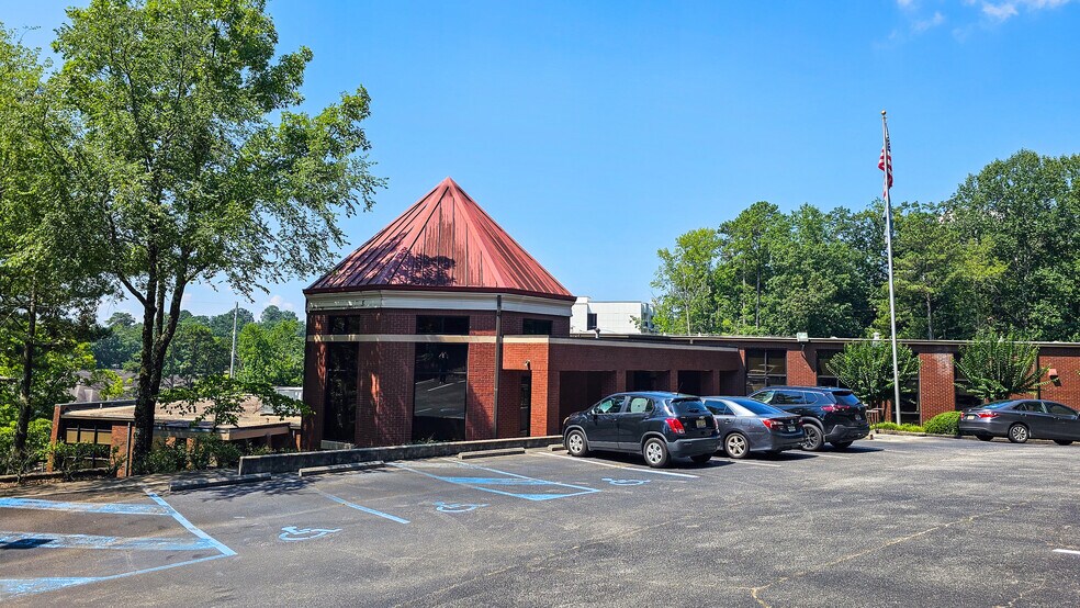 900 Montclair Rd, Birmingham, AL à vendre - Photo de l’immeuble – Image 2 sur 9