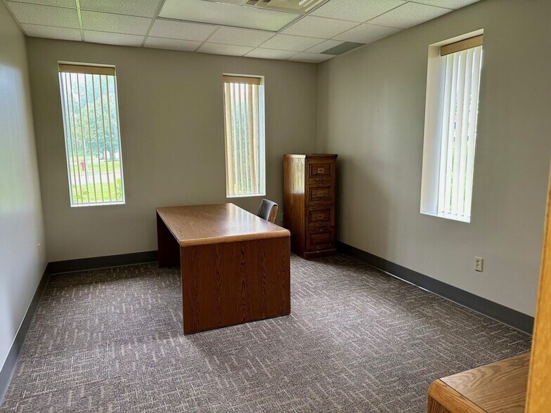 1684 Marthaler Ln, West Saint Paul, MN à vendre - Photo intérieure – Image 3 sur 11