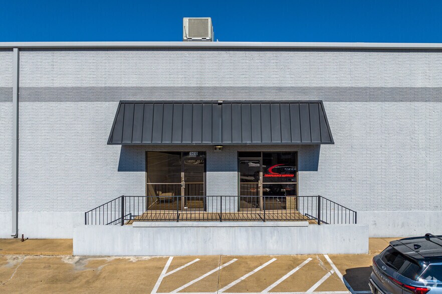 1410-1416 Dunn Dr, Carrollton, TX à louer - Photo de l’immeuble – Image 3 sur 4
