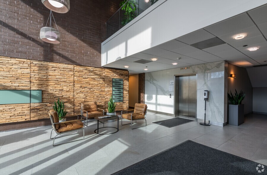 107 Audubon Rd, Wakefield, MA à louer - Hall d’entrée – Image 2 sur 8