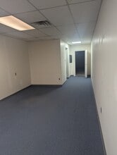 550 State Rd, Bensalem, PA à louer Photo intérieure– Image 1 sur 7