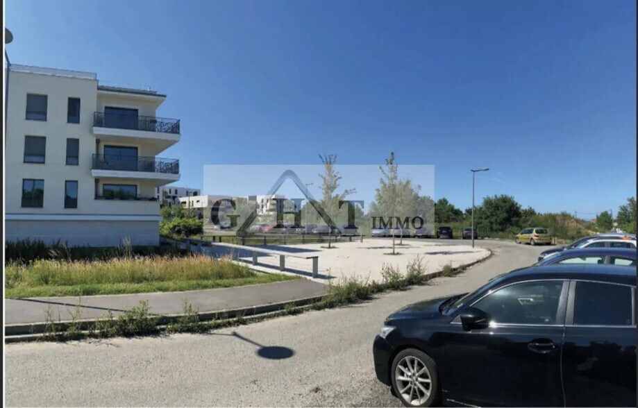 Local commercial dans SAINT CYR L ECOLE à vendre - Photo de l’immeuble – Image 2 sur 2