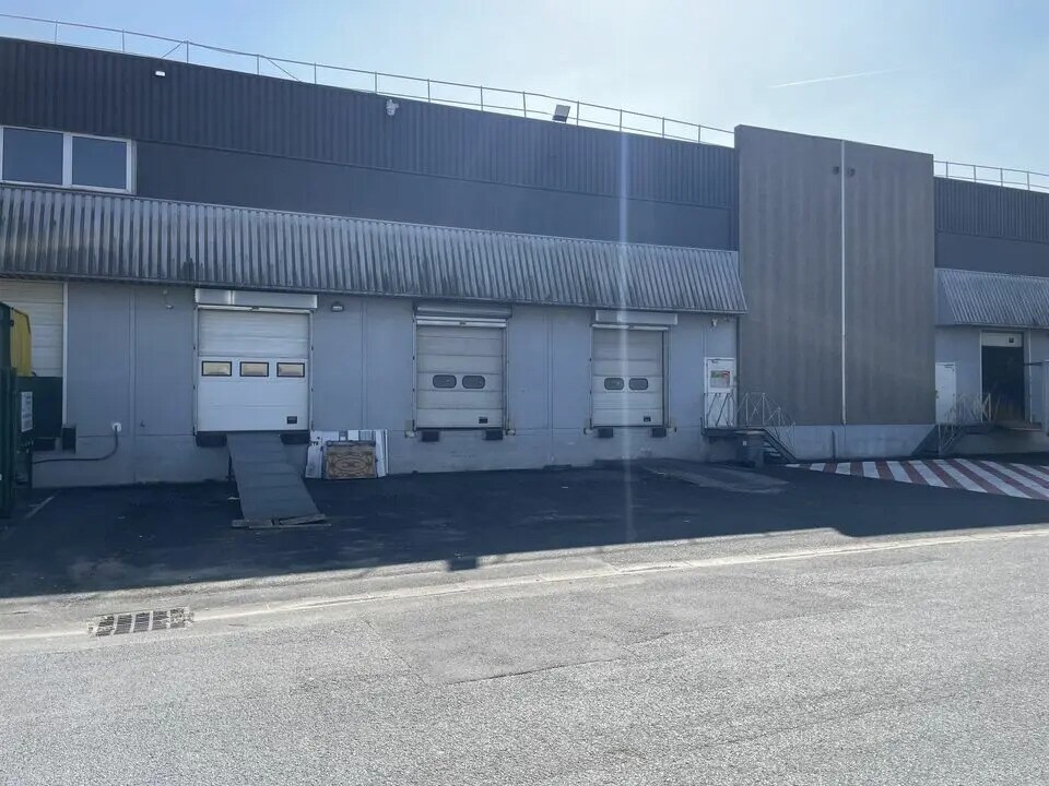 Industriel/Logistique dans Stains à louer Photo de l’immeuble– Image 1 sur 9