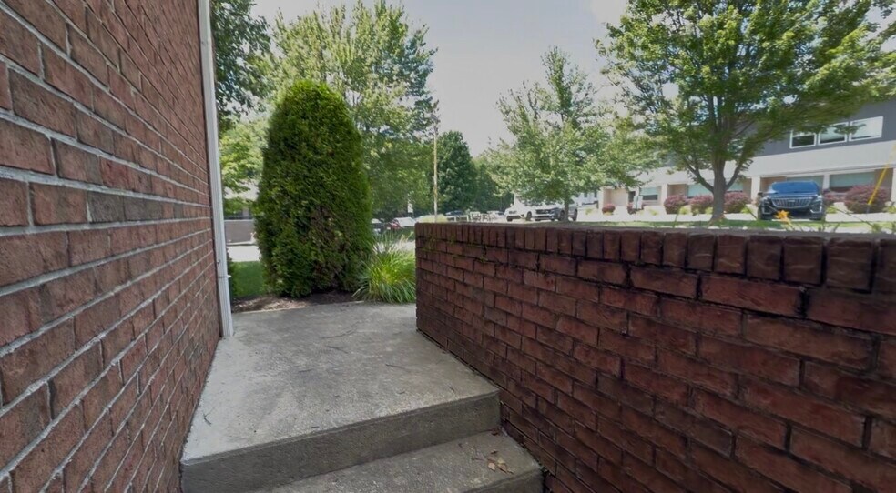 514 Pellis Rd, Greensburg, PA à louer - Photo de l’immeuble – Image 3 sur 11