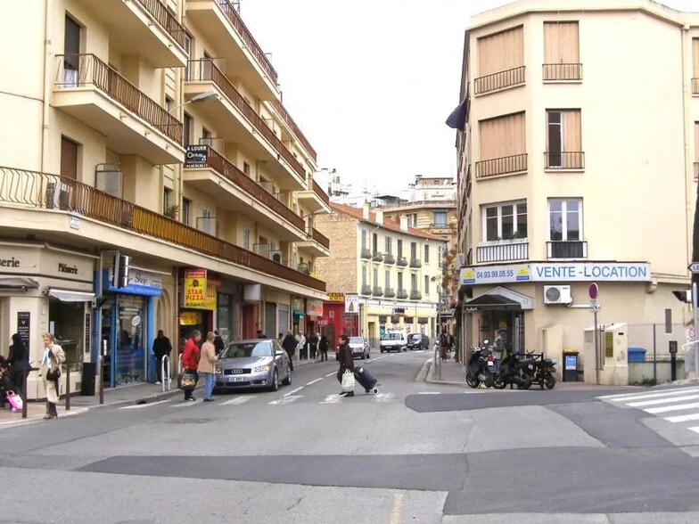 71 Boulevard De La République, Cannes à louer - Photo de l’immeuble – Image 3 sur 10