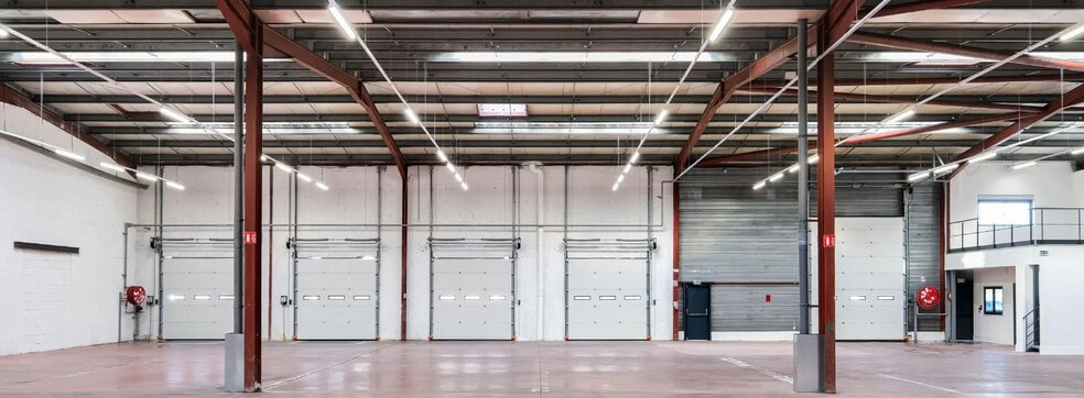 Bureau dans Corbas à louer - Photo intérieure – Image 2 sur 4