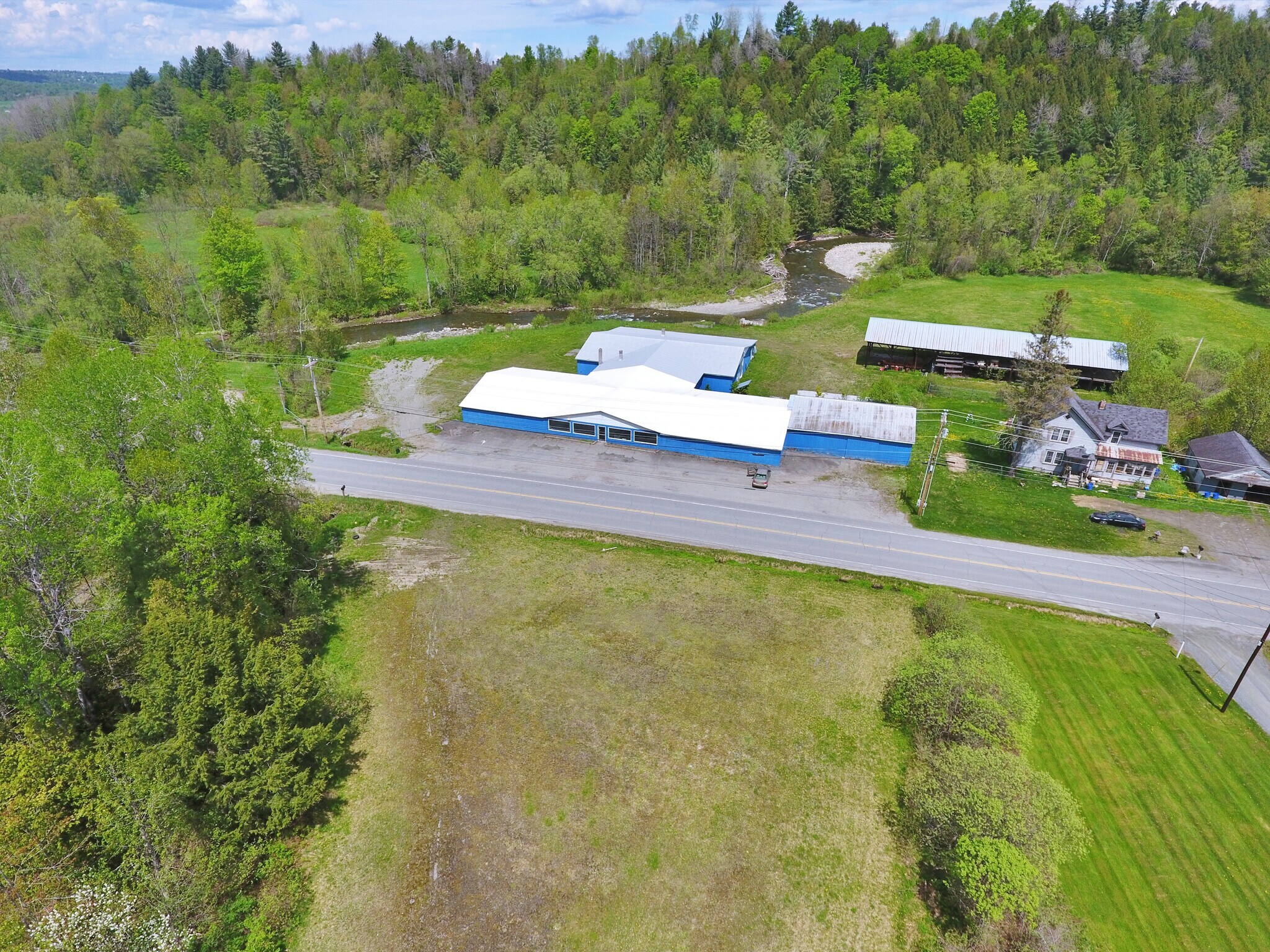 303 Willoughby Ave, Orleans, VT à vendre Photo principale– Image 1 sur 61