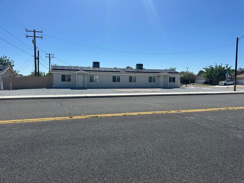1621 Porter St, Ridgecrest, CA à vendre - Photo principale – Image 1 sur 2