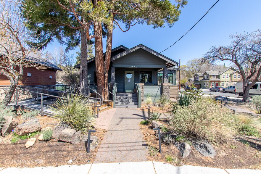 1004 NW Newport Ave, Bend, OR à vendre - Photo de l’immeuble – Image 2 sur 16