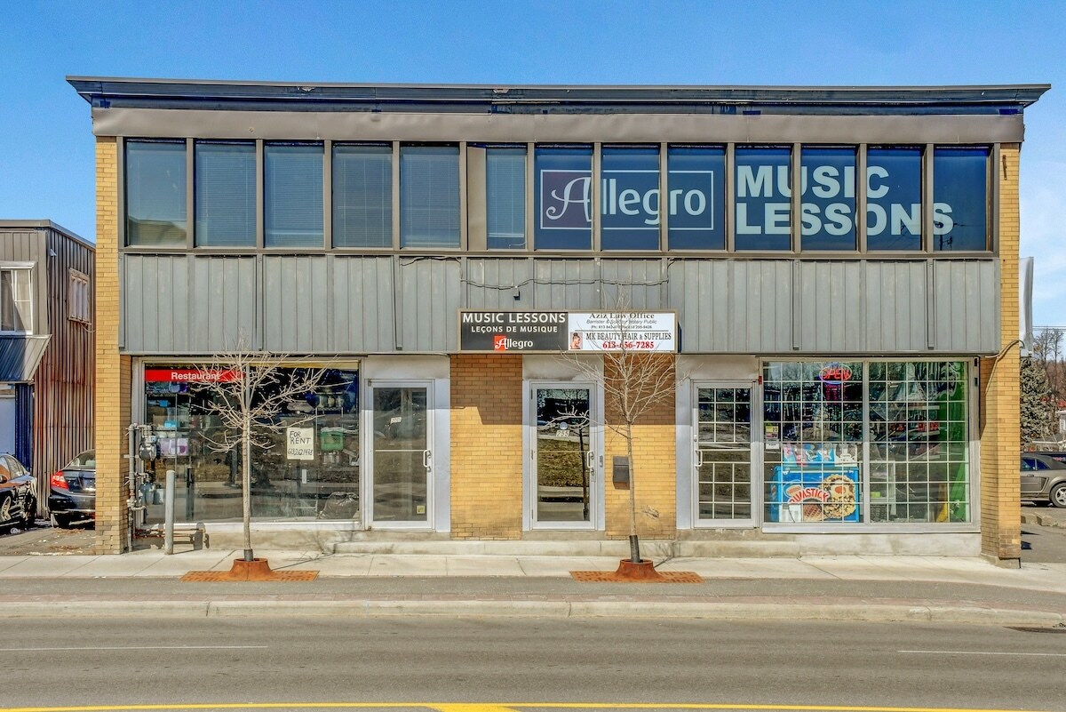 255 Montreal Rd, Ottawa, ON à louer Photo de l’immeuble– Image 1 sur 24