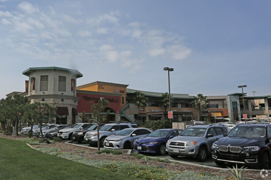 2700 Alton Pky, Irvine, CA à louer - Photo principale – Image 1 sur 9