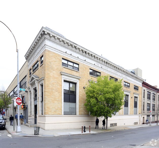 522 Courtlandt Ave, Bronx, NY à louer - Photo principale – Image 2 sur 5