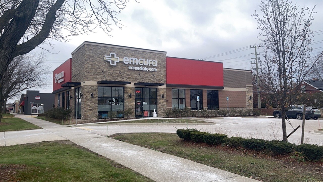 20599 Mack Ave, Grosse Pointe Woods, MI à louer Photo de l’immeuble– Image 1 sur 6