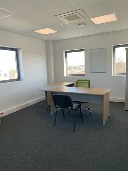 Bureau dans Tresses à louer - Photo intérieure – Image 2 sur 6