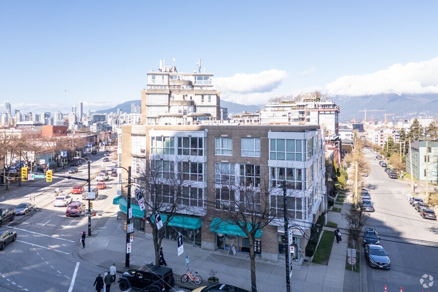 63 Kingsway, Vancouver, BC à vendre - Photo de l’immeuble – Image 2 sur 4