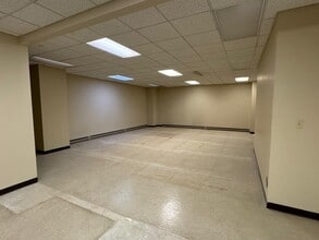 220 Market Ave S, Canton, OH à louer Photo intérieure– Image 2 sur 3