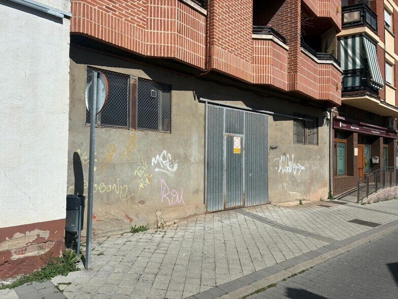 Local commercial dans Laguna de Duero à vendre - Photo de l’immeuble – Image 1 sur 20