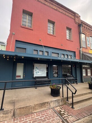 Plus de détails pour 215 W 6th St, Ferris, TX - Bureau à vendre