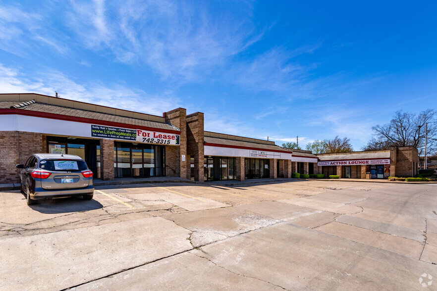 832-866 S Aspen Ave, Broken Arrow, OK à louer - Photo de l’immeuble – Image 2 sur 5