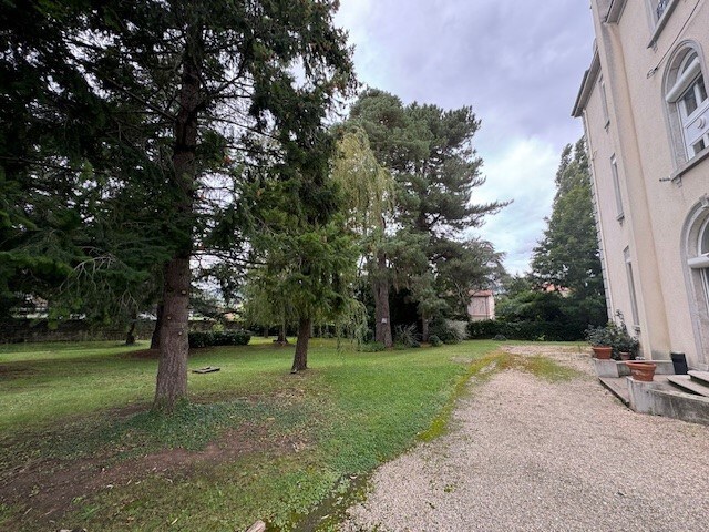 Bureau dans Saint-Chamond à louer - Photo de l’immeuble – Image 3 sur 6
