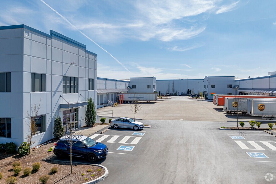 6534 20th St E, Fife, WA à louer - Photo de l’immeuble – Image 3 sur 8
