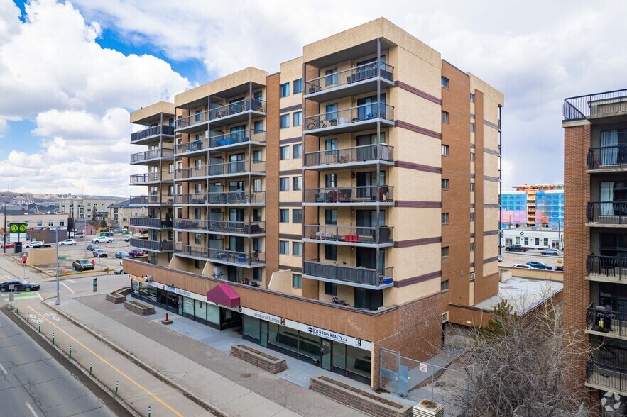 1334-1340 12 Ave SW, Calgary, AB à vendre - Photo de l’immeuble – Image 3 sur 4