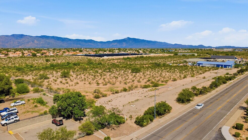 9437 E Old Vail Rd, Tucson, AZ à vendre - Photo de l’immeuble – Image 3 sur 14