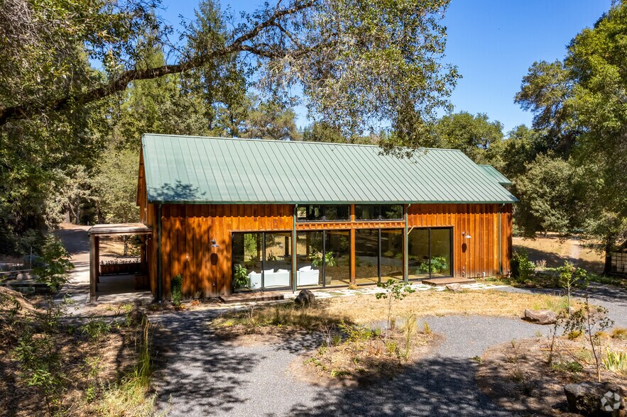 18501 Van Zandt Resort Rd, Philo, CA à vendre - Photo de l’immeuble – Image 3 sur 94