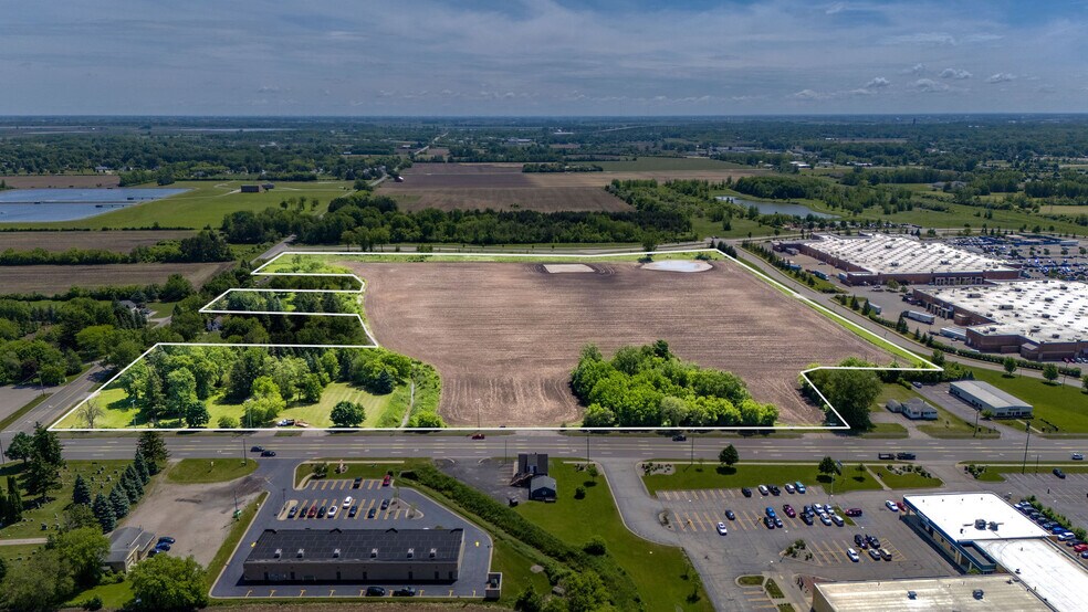 5800 Bay Rd, Saginaw, MI à vendre - Photo de l’immeuble – Image 2 sur 25