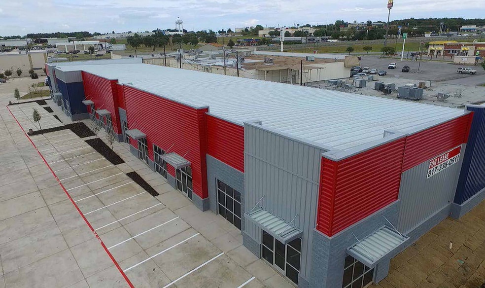 105 Speer St, Azle, TX à louer - Photo de l’immeuble – Image 2 sur 4