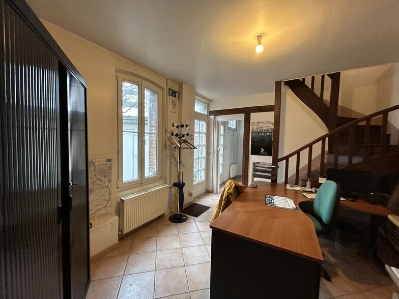 17 Rue Chauveau-Lagarde, Chartres à louer - Photo de l’immeuble – Image 3 sur 7