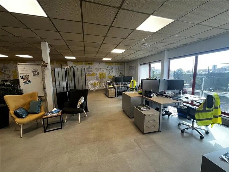 Local d’activités dans Obernai à louer - Photo de l’immeuble – Image 1 sur 6