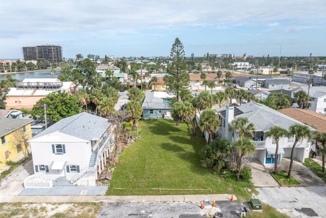623 73rd Ave, St Pete Beach, FL à vendre Photo de la construction– Image 1 sur 2