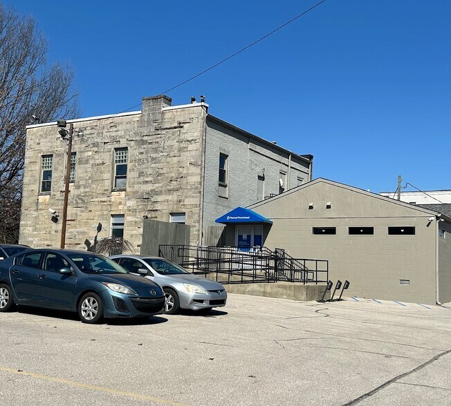411-421 S College Ave, Bloomington, IN à vendre - Photo de l’immeuble – Image 2 sur 5