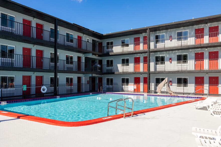 4736 W Irlo Bronson Memorial Hwy, Kissimmee, FL à vendre - Photo de l’immeuble – Image 3 sur 18