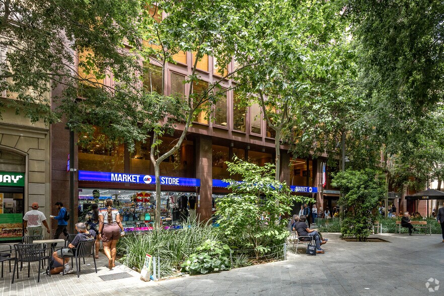 Bureau dans Barcelone, Barcelona à louer - Photo de l’immeuble – Image 3 sur 4