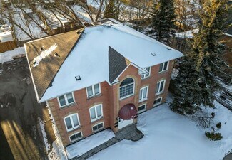 Plus de détails pour 180 Nassau St, Oshawa, ON - Logement à vendre