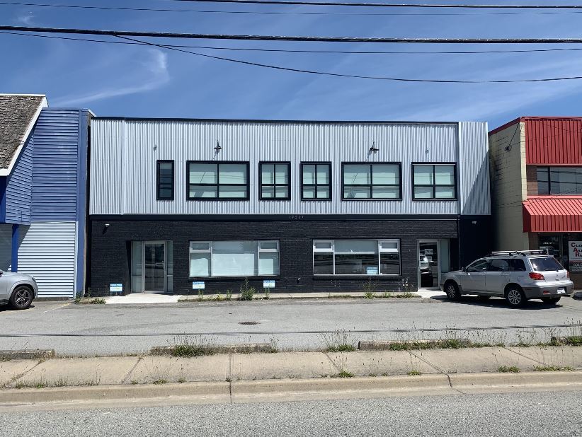 17535-17537 56 Ave, Surrey, BC à louer Photo principale– Image 1 sur 19