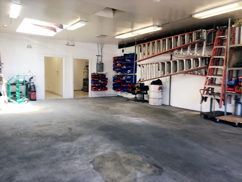 5230 E 12th St, Oakland, CA à vendre - Photo de l’immeuble – Image 2 sur 16