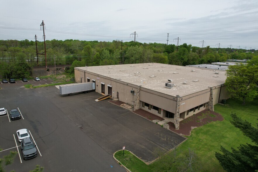 3366 Marshall Ln, Bensalem, PA à louer - Photo de l’immeuble – Image 2 sur 15