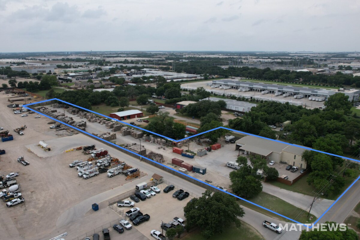 3334 Hardrock Rd, Grand Prairie, TX à louer Photo de l’immeuble– Image 1 sur 3